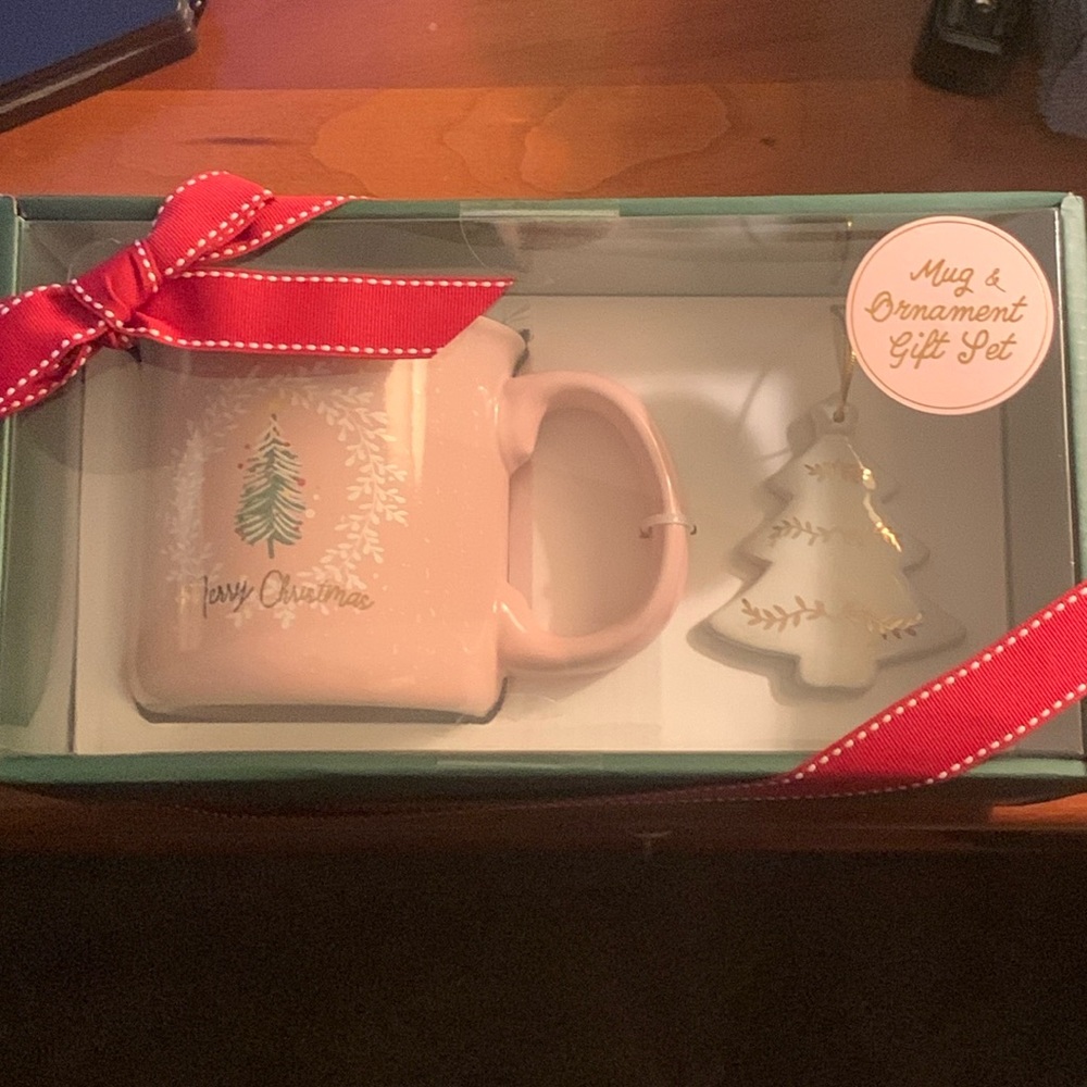 Eccolo Dining | Pink Merry Christmas Tree Wreath Mug Ornament Gift Set -NWT